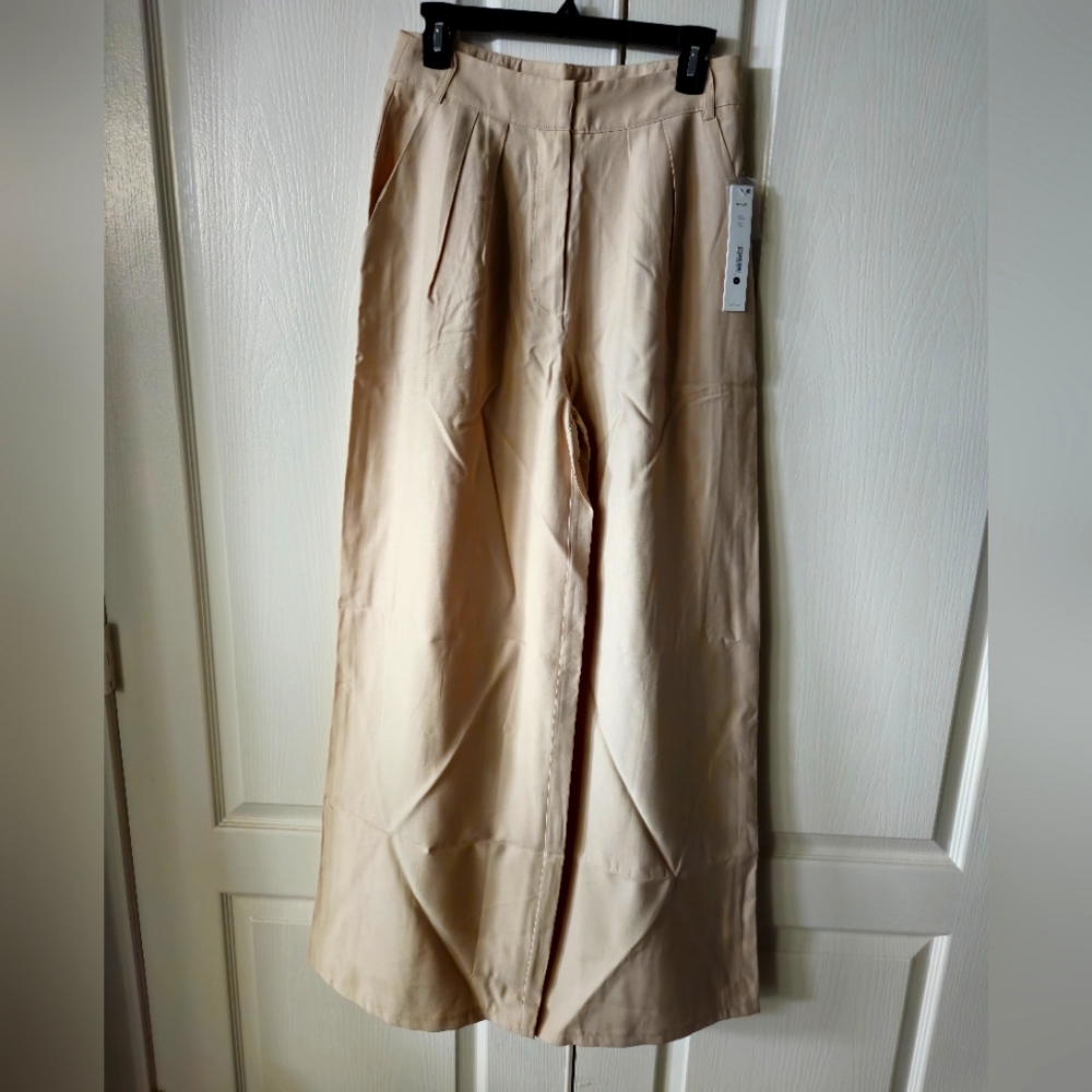 NWT Aqua wide leg trousers, stone, small